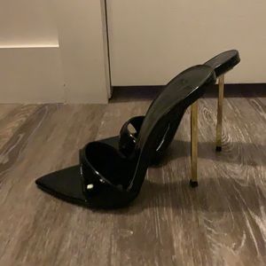 FEMME LA WHISKEY SLIPPER - size 5 - black patent - never worn